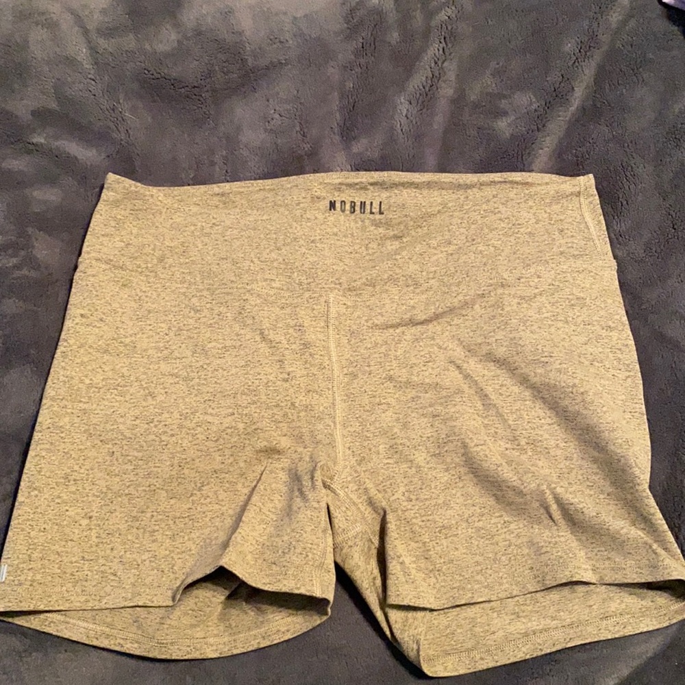 NoBull womens 4” large fitted shorts